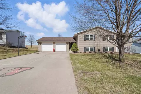 102 Page St, Williamsburg, IA 52361