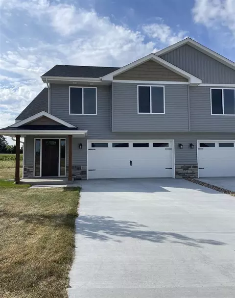 138 Buysse Ln, West Liberty, IA 52776