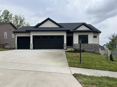 1421 Legend Dr, Tiffin, IA 52340