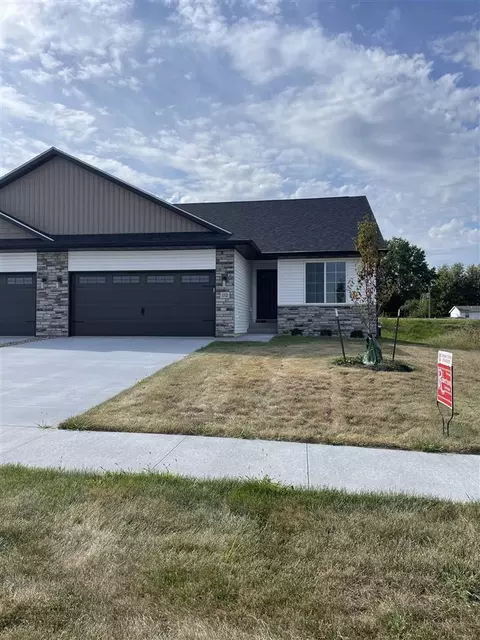 132 Buysse Ln, West Liberty, IA 52776
