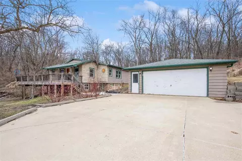4981 Valley Farm Rd, Central City, IA 52214