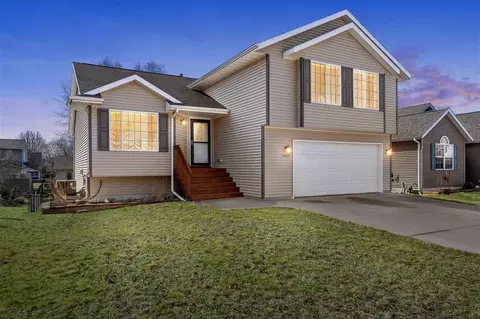 1603 Terrapin Dr, Iowa City, IA 52240