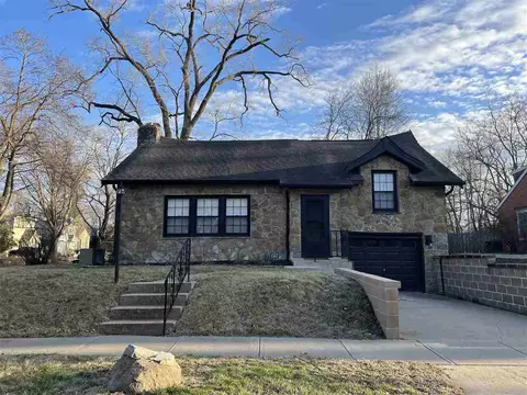1531 Center Ave, Iowa City, IA 52240