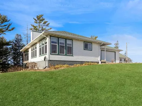163 250th St, West Branch, IA 52358