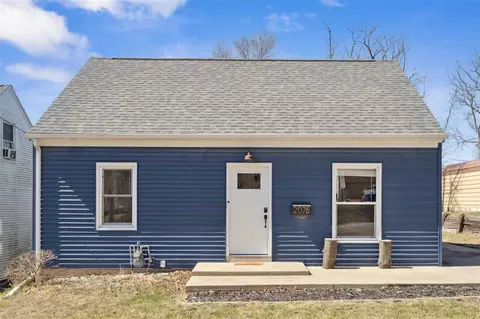 2076 Eastern Blvd SE, Cedar Rapids, IA 52403