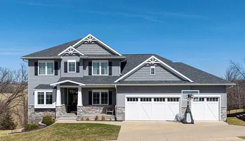 1340 Salm Dr, North Liberty, IA 52317