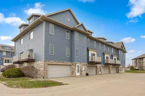 455 Glenmoor Pl, North Liberty, IA 52317