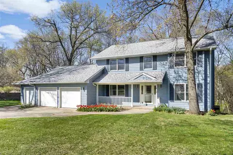 3702 Forest Gate Dr NE, Iowa City, IA 52240