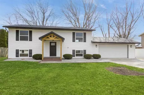 1512 N 2nd Ave, Washington, IA 52353