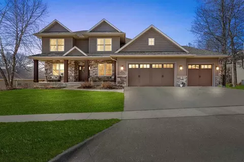 1675 Redbud Cir, North Liberty, IA 52317