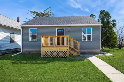1811 SW K St, Cedar Rapids, IA 52404