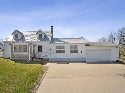 5801 E Ave NW, Cedar Rapids, IA 52405