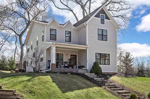 2 Wellesley Way, Iowa City, IA 52245