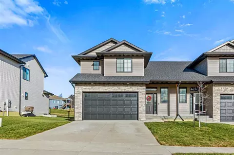 415 Dawson Dr, West Branch, IA 52358