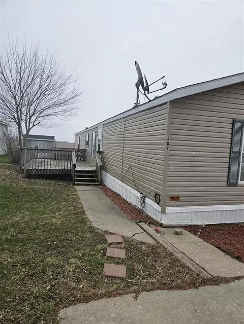 3338 Black Hawk Ave NW #TRLR 507, Oxford, IA 52322