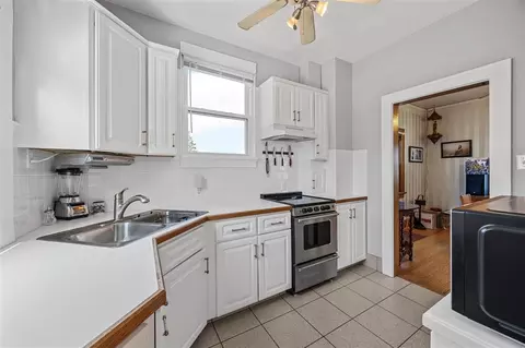 2926 E Ave NE, Cedar Rapids, IA 52402 photo 8