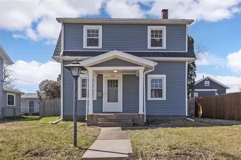 2926 E Ave NE, Cedar Rapids, IA 52402