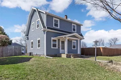 2926 E Ave NE, Cedar Rapids, IA 52402 photo 2