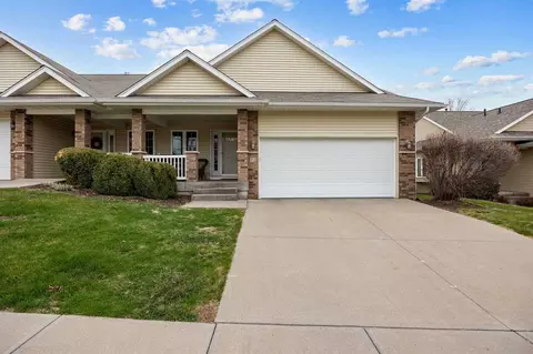 72 Brentwood Dr, Iowa City, IA 52245