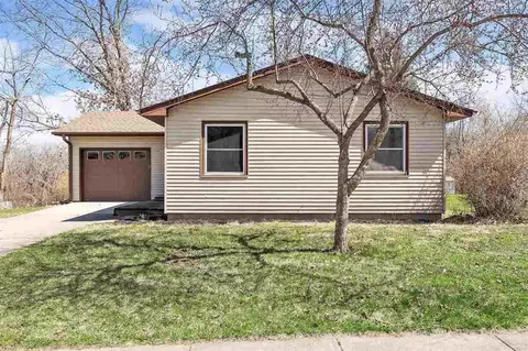 1564 Prairie Du Chien Rd, Iowa City, IA 52245