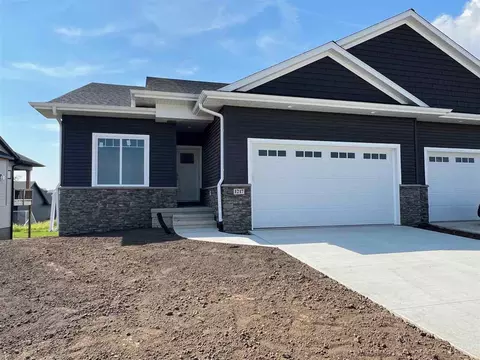 1217 Berkshire Ln, North Liberty, IA 52317