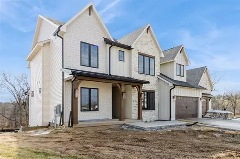 401 Macbride Trl, Solon, IA 52333 photo 3