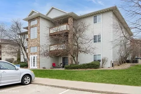 2556 Rushmore Dr, Iowa City, IA 52246