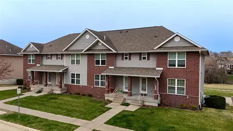 281 Huntington, Iowa City, IA 52245