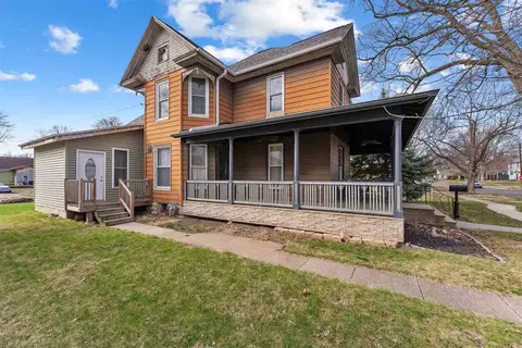 609 N Iowa Ave, Washington, IA 52353
