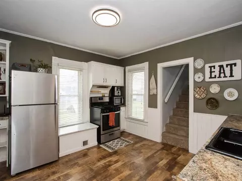 250 3rd St E, Riverside, IA 52327 photo 9