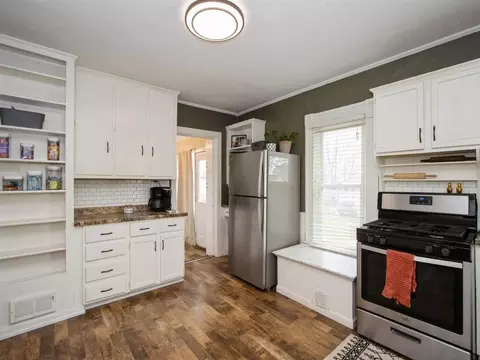 250 3rd St E, Riverside, IA 52327 photo 10