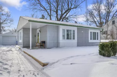 29 Prospect Pl, Iowa City, IA 52246