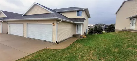 3731 Stoney Point Rd SW, Cedar Rapids, IA 52404