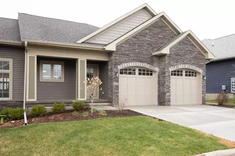2888 Crimson Ln, Coralville, IA 52241