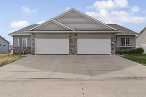 109 Wild Rose Ln, Solon, IA 52333