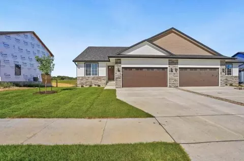 219 Timberline Ter # B, Kalona, IA 52247
