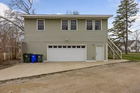 1413 J St SW, Cedar Rapids, IA 52404