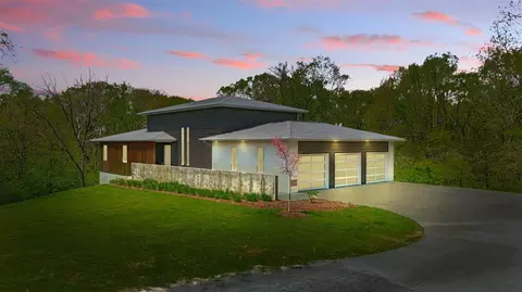 1488 Walter Mapp Dr, Riverside, IA 52327