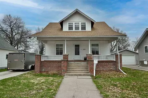 238 W Randolph St, Marengo, IA 52301