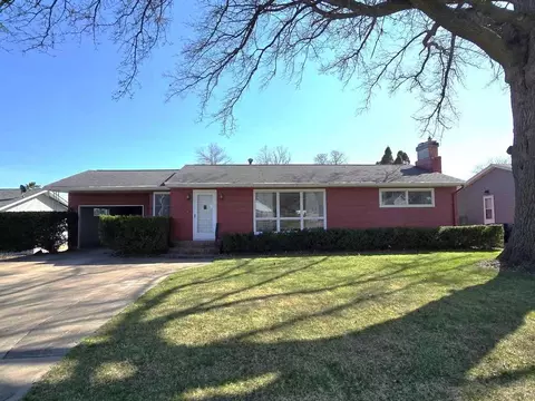 409 E 10th St, Tipton, IA 52772