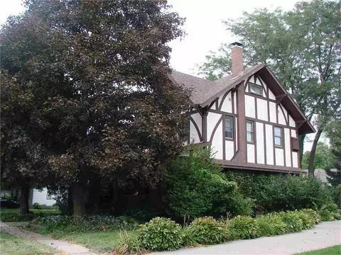 608 S 2nd, Washington, IA 52353