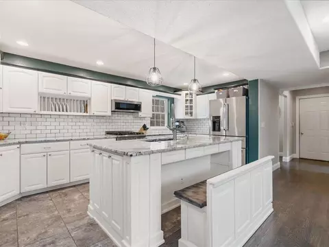 Kitchen - 1635 Ranmar Dr, Ely, IA 52227 photo 2 of 9