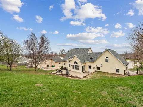 Exterior - 1635 Ranmar Dr, Ely, IA 52227 photo 4 of 6