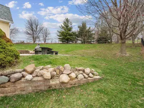 Exterior - 1635 Ranmar Dr, Ely, IA 52227 photo 3 of 6