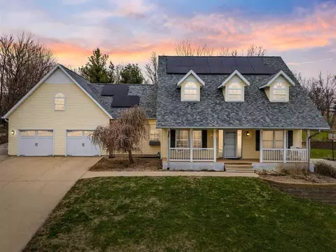 1635 Ranmar Dr, Ely, IA 52227