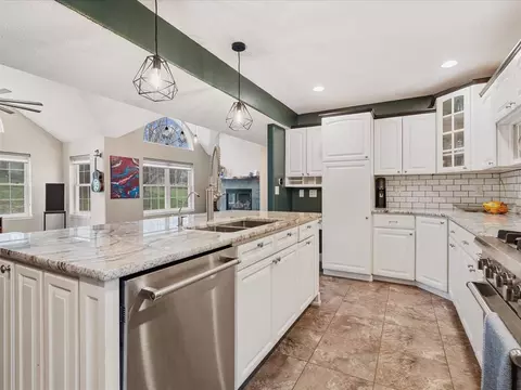 Kitchen - 1635 Ranmar Dr, Ely, IA 52227 photo 6 of 9