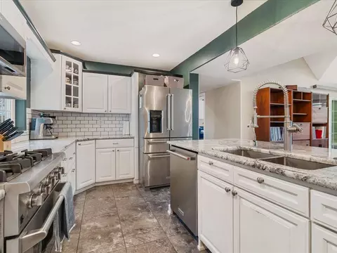 Kitchen - 1635 Ranmar Dr, Ely, IA 52227 photo 4 of 9