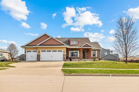 1735 Red Barn Dr, North Liberty, IA 52317
