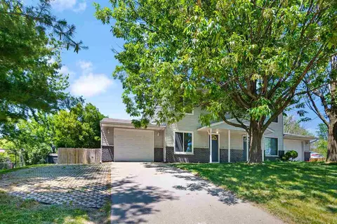 1821 N Ridge Dr, Coralville, IA 52241