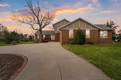 2447 Cimarron Dr, Marion, IA 52302